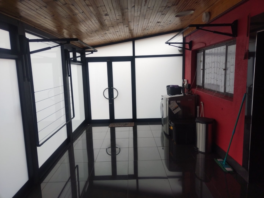7 Bedroom Property for Sale in Brackenfell Central Western Cape